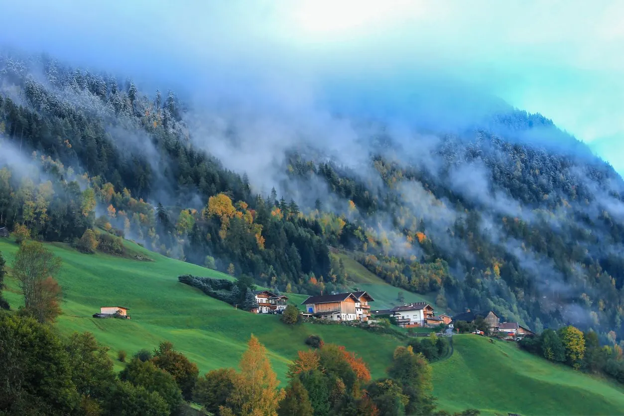 风景 大自然 自由 山边 壁纸预览