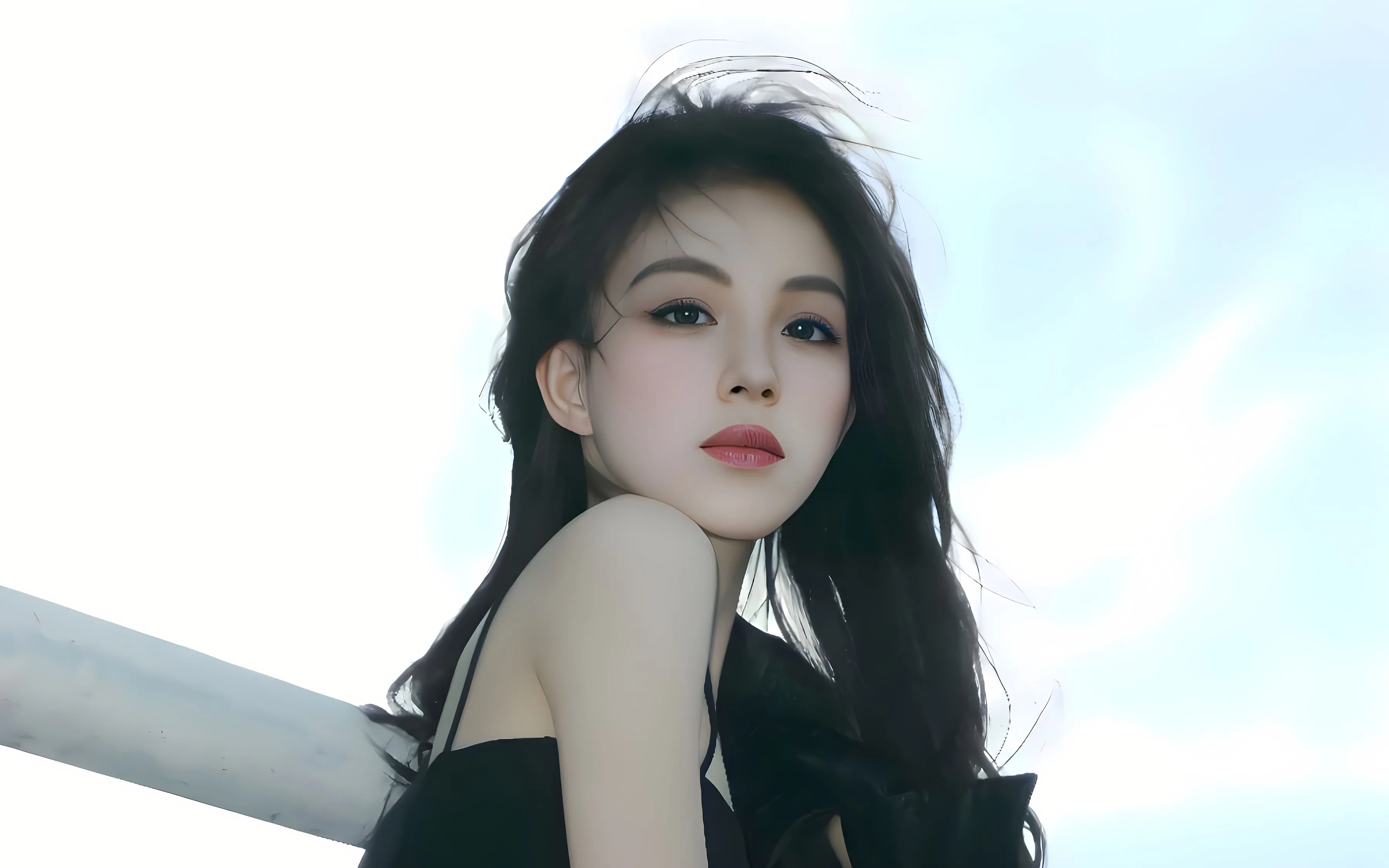 美女 高颜值 黑色长发少女 壁纸预览