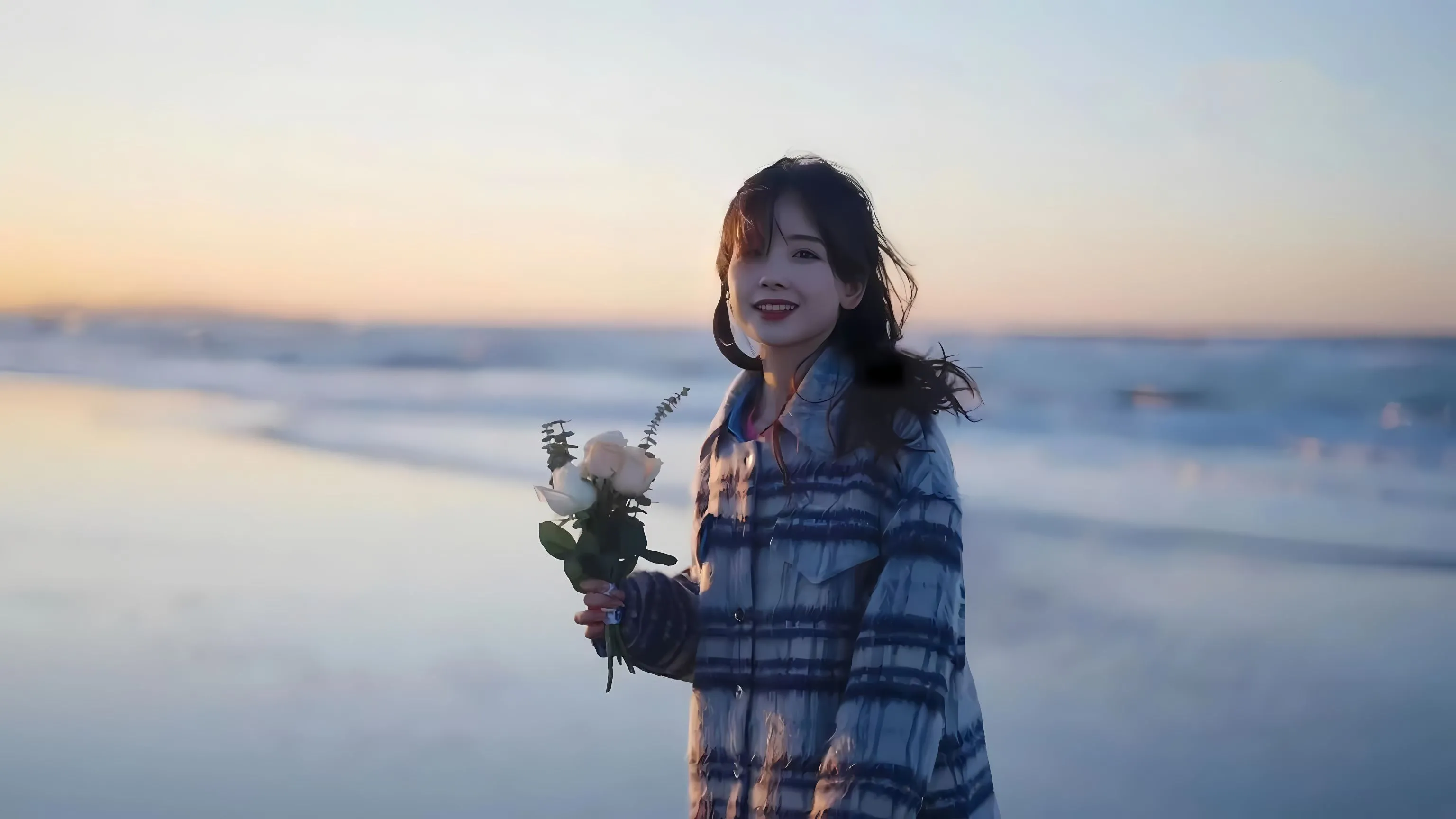 美女 央视记者 王冰冰 高颜值 壁纸预览