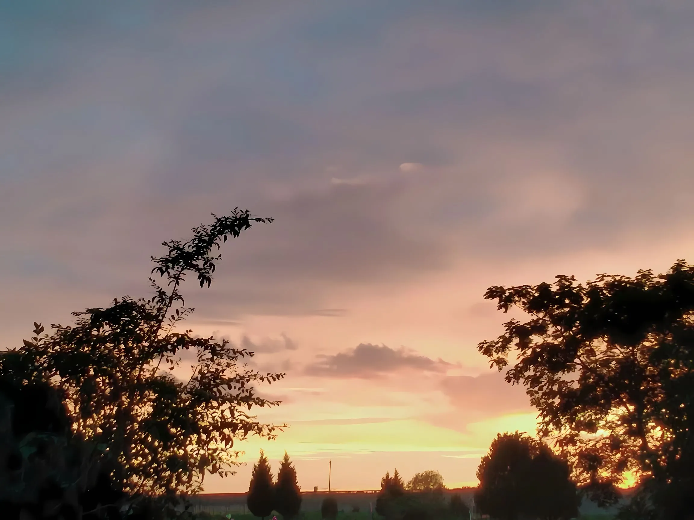 风景 晚霞 黄昏 天空 壁纸预览