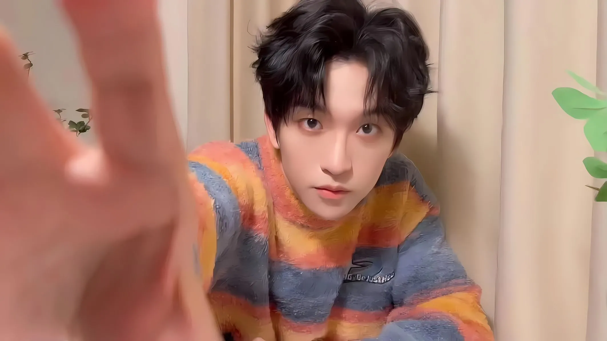 帅哥 明星 男明星 黄子弘凡 壁纸预览