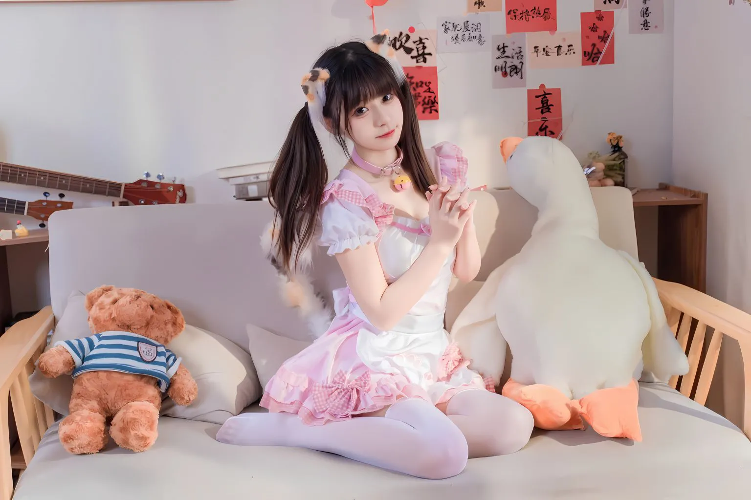 美女 可爱 粉色 粉色小兔 壁纸预览