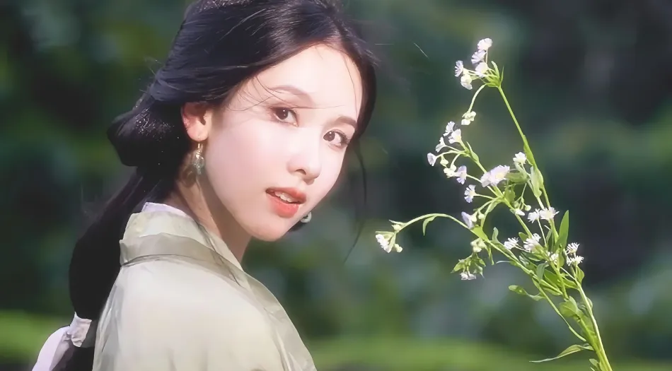 明星(分类),陈都灵,古风美人,氛围感 壁纸预览