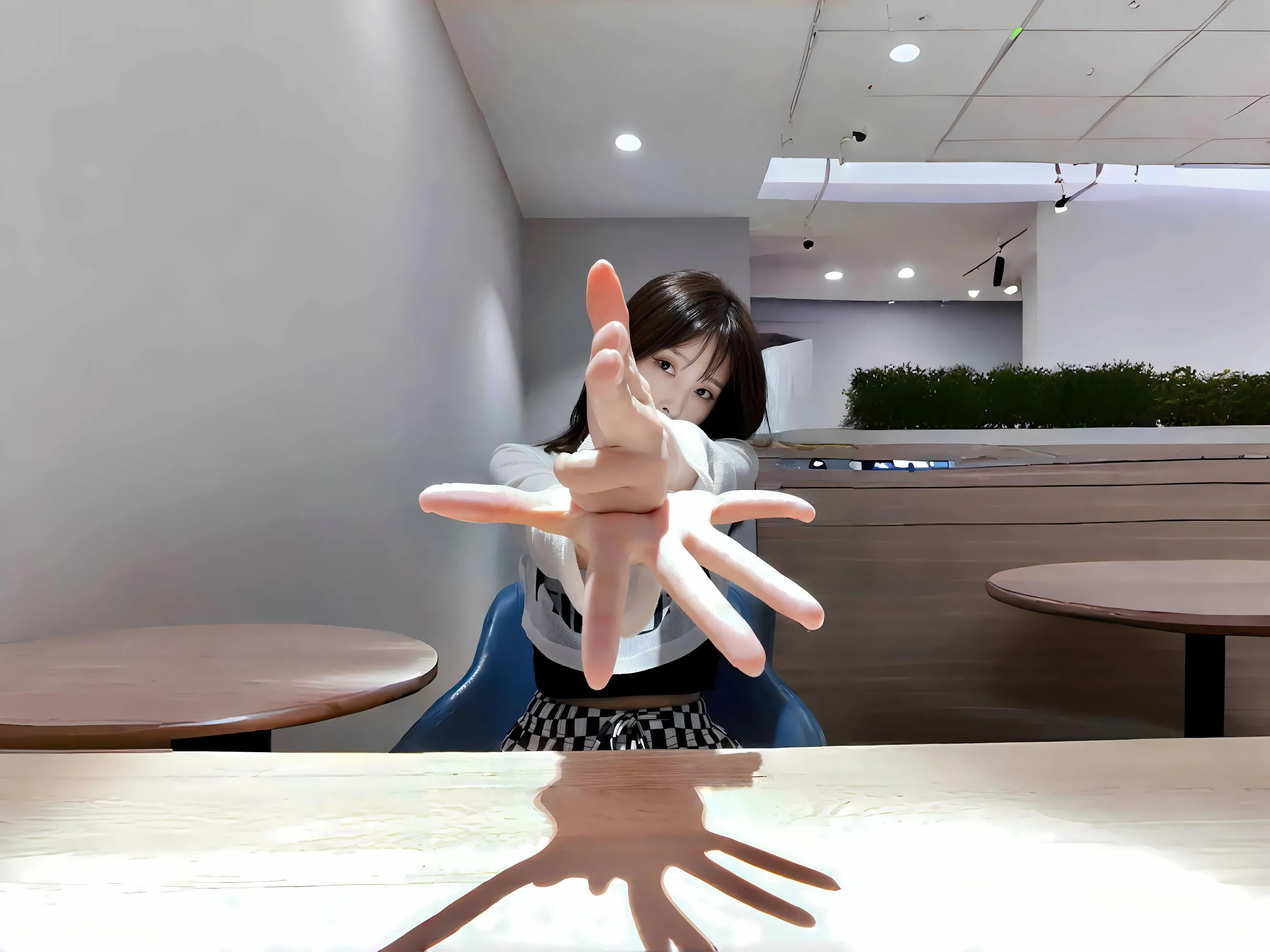 美女 高级感 写真 拽酷 壁纸预览