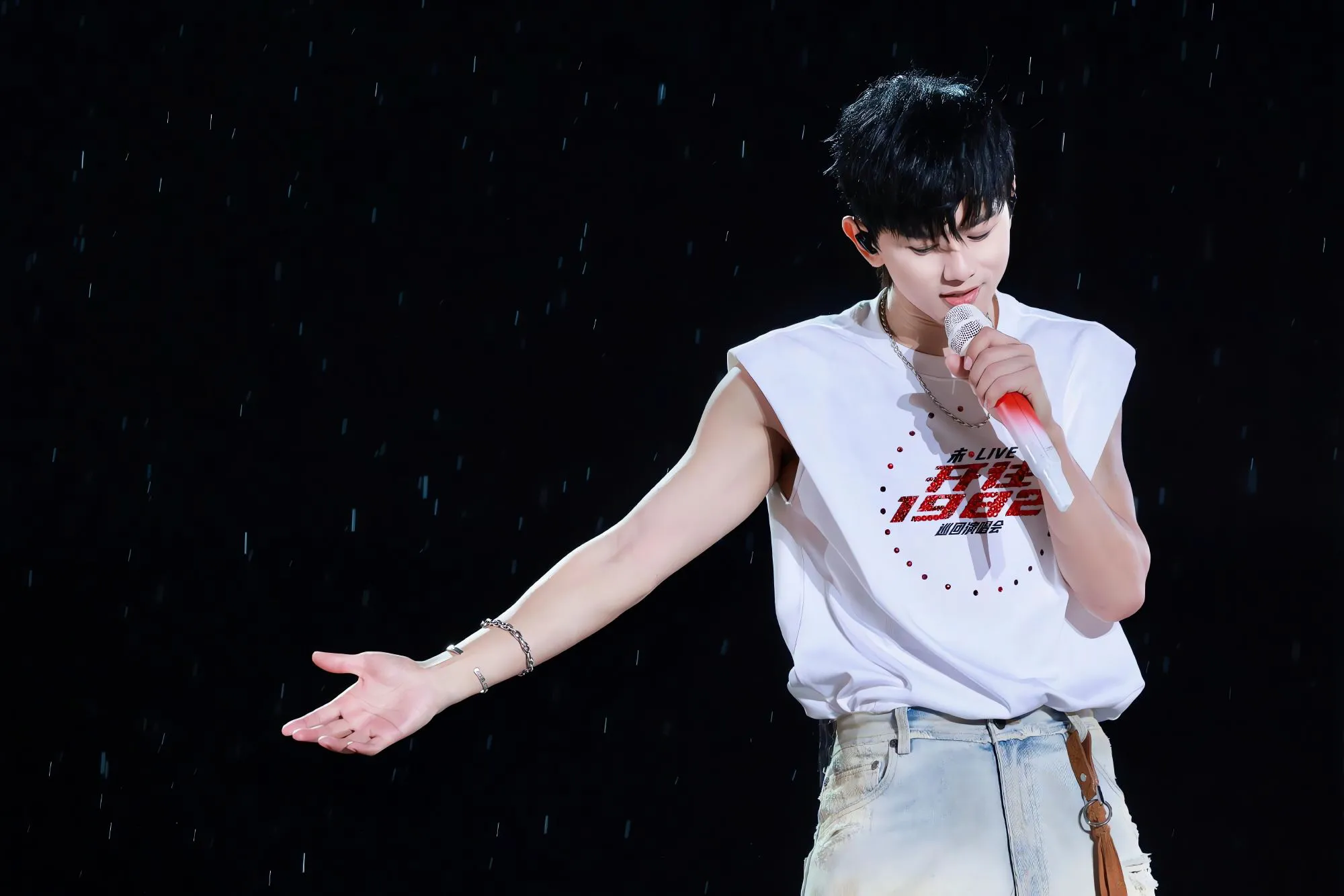 明星 男明星 张杰 演唱会 帅气 壁纸预览