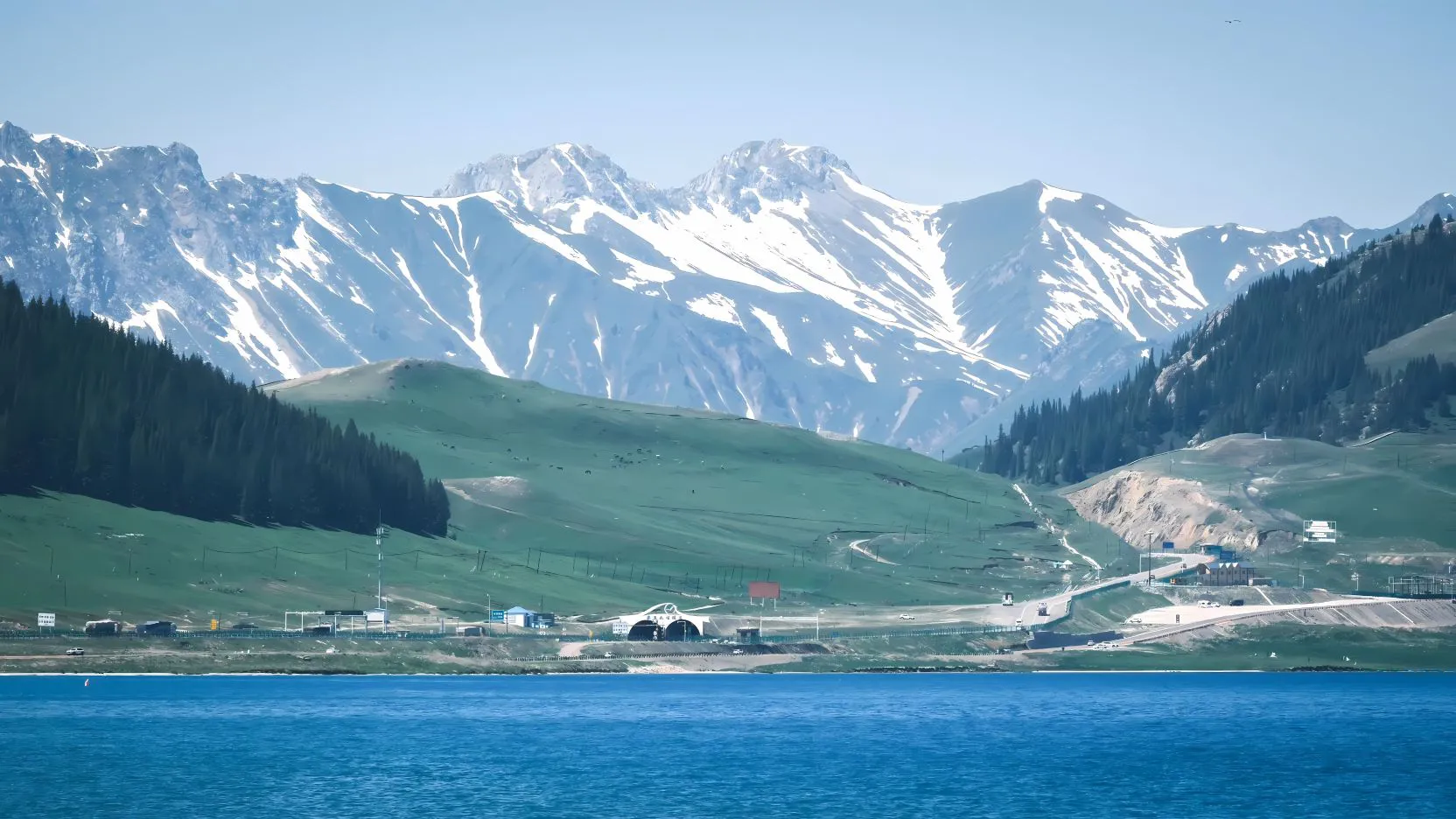 风景 绝美 你应该是自己的那座山 大海 蓝色系 壁纸预览