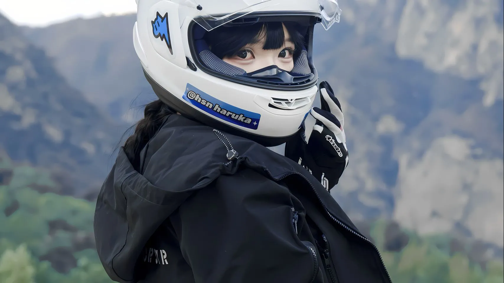 美女 高颜值 机车少女 甜酷 壁纸预览