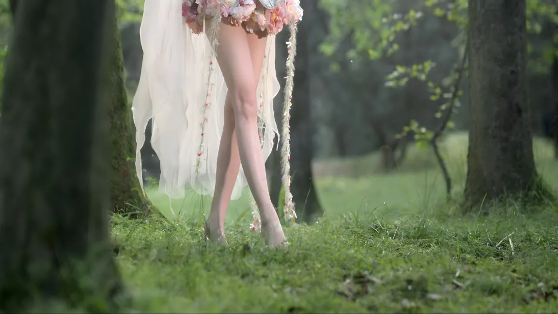 美女 大长腿 性感 梦幻 壁纸预览