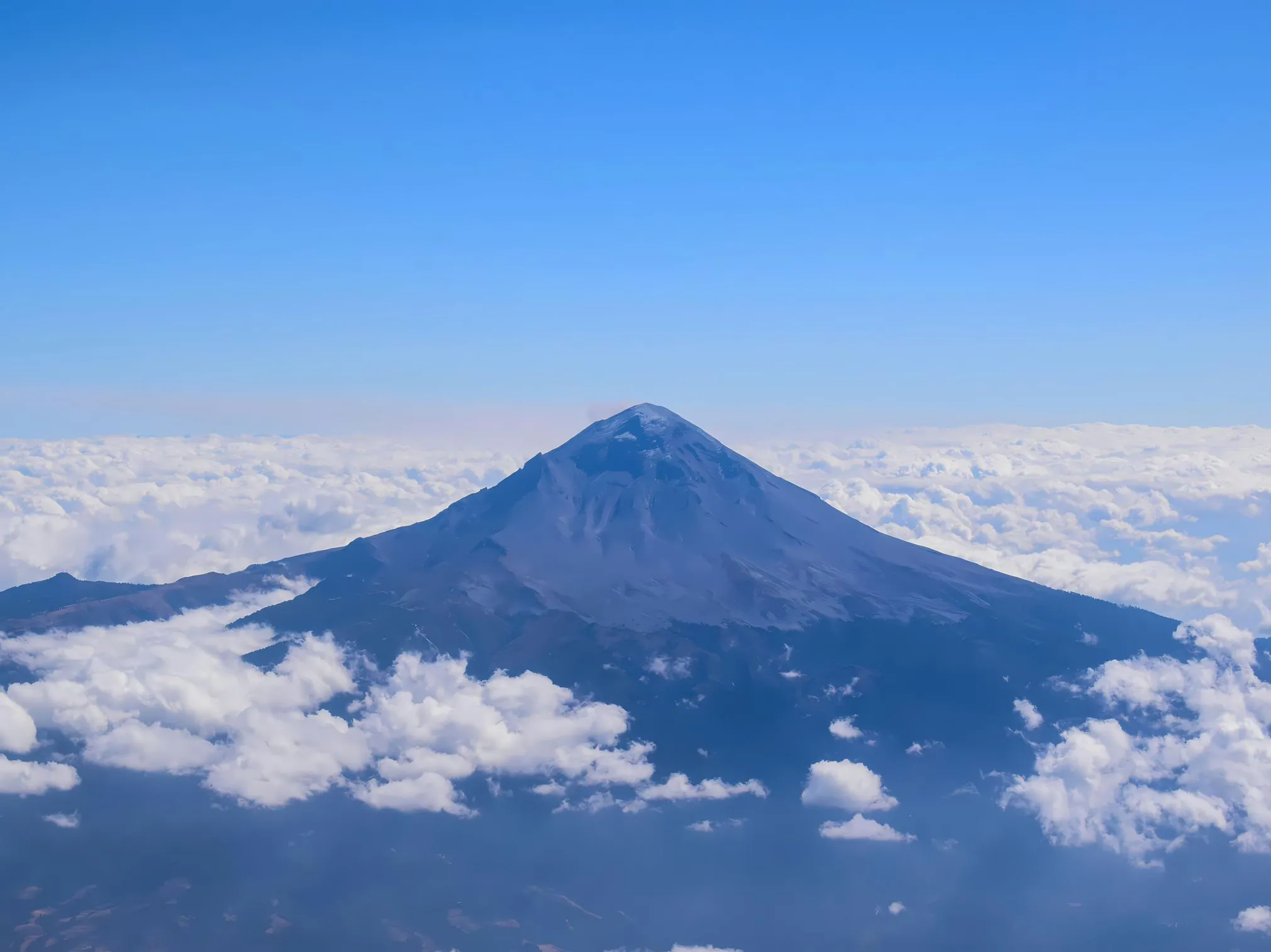 云海 富士山 蓝天白云 壮观 风景 壁纸预览