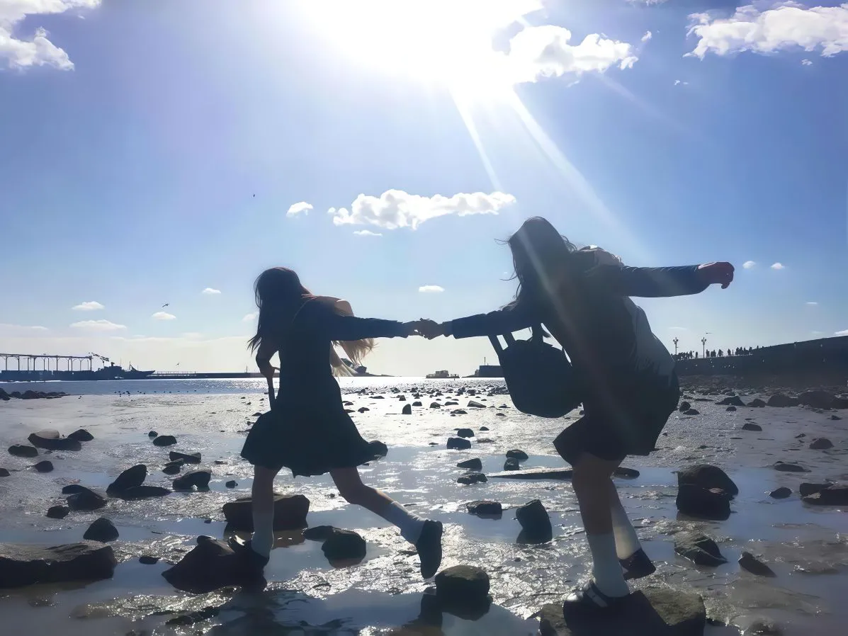 自由 海边 好看 氛围感 美女 壁纸预览