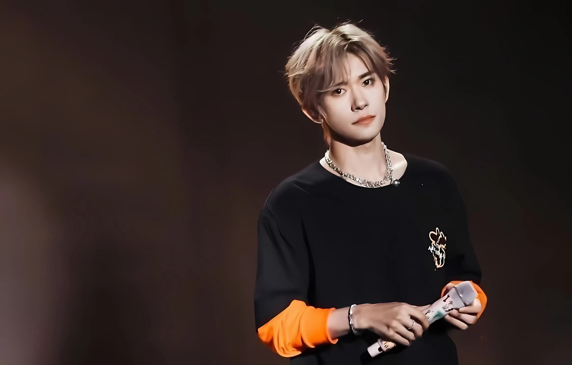 明星 男明星 易烊千玺 壁纸预览