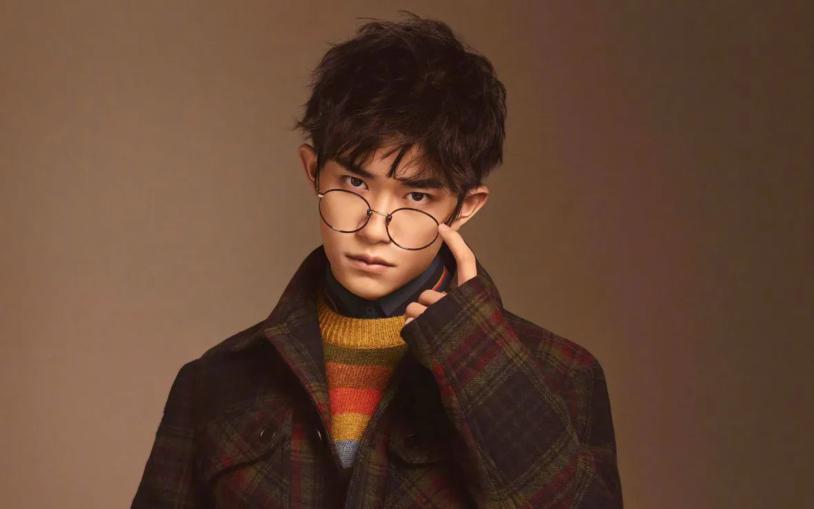 明星 男明星 易烊千玺 壁纸预览